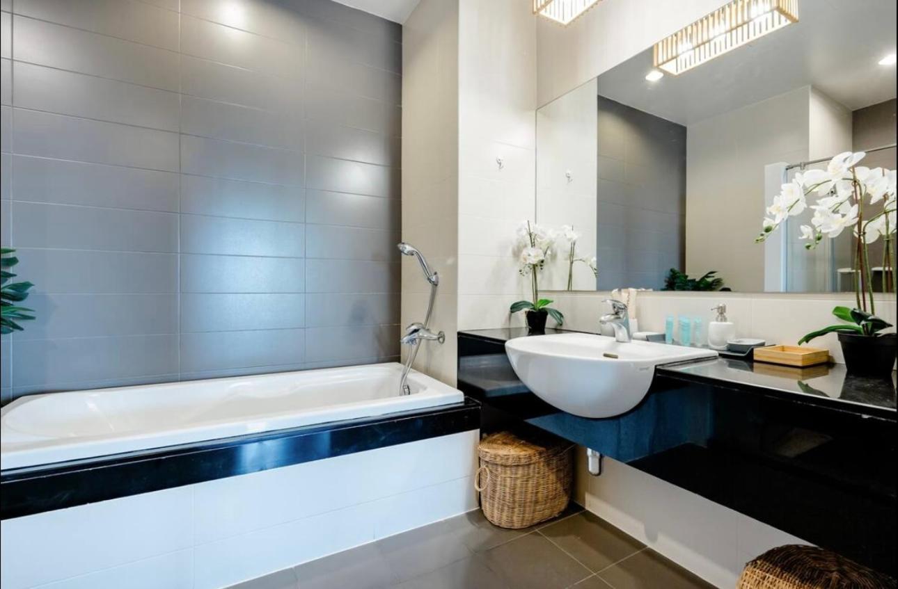 Karon Hill Family Apart 72 M2 Seaview ภายนอก รูปภาพ